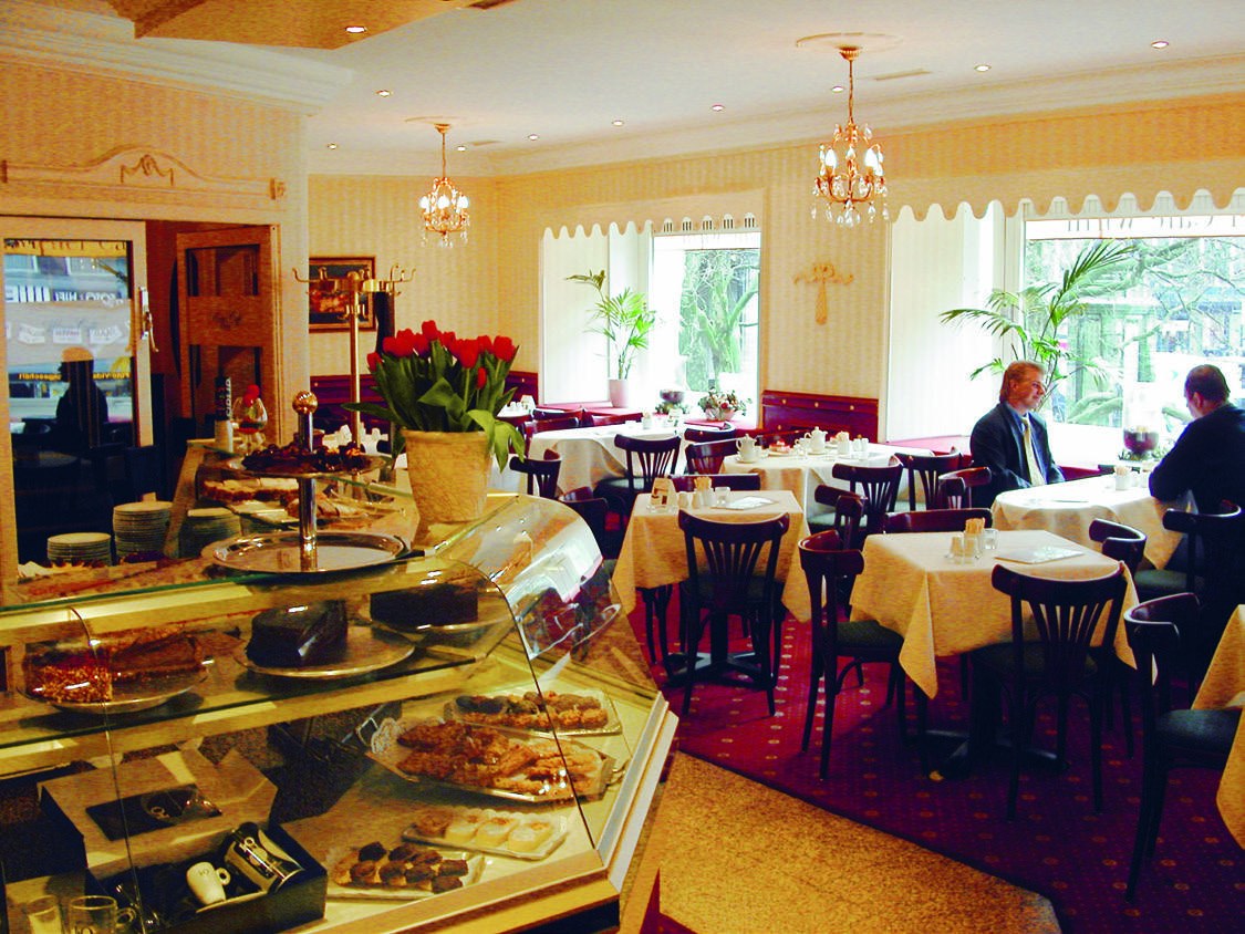 Historische Innenansicht des Wiener Café Wirth aus Carstens Referenzmappe